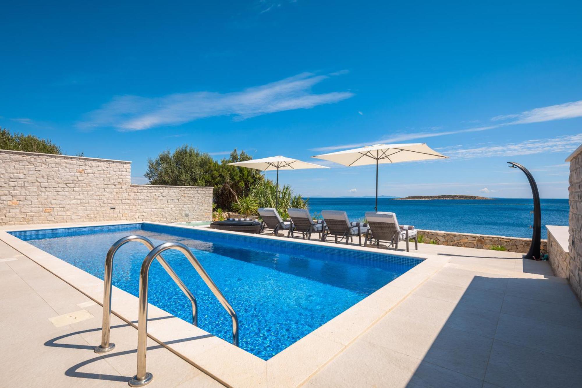 Villa Carisma Island Vis Bagian luar foto